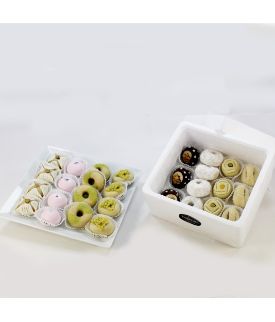 coffret (A) variée base amande